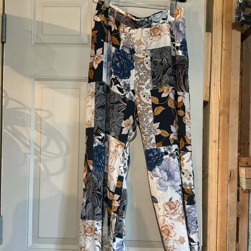Johnny was silk wide leg pants. Sz small. NWT